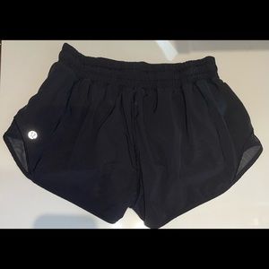 Lululemon Black Hotty Hot Low-Rise Lined Short 2.5”